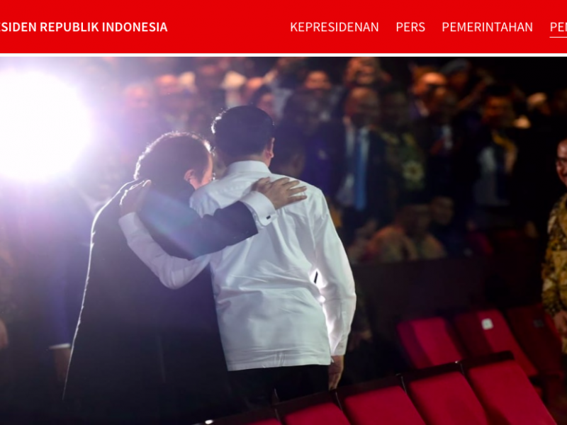 Pelukan Jokowi dan Surya Paloh