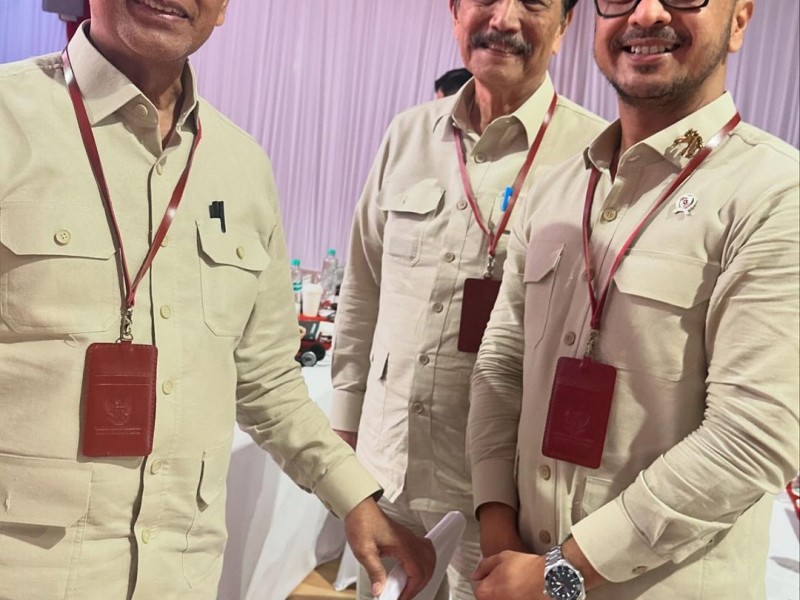 Momen Para Menteri Prabowo-Gibran Pakai Safari ala Baju Perjuangan Soekarno di Retreat Magelang