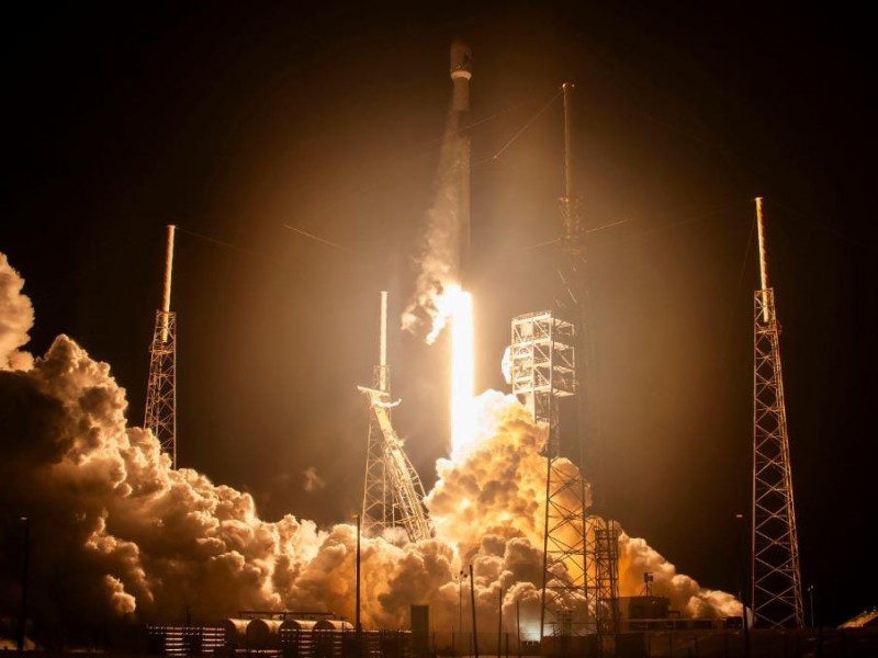 Starlink diluncurkan dari Amerika Serikat/SpaceX