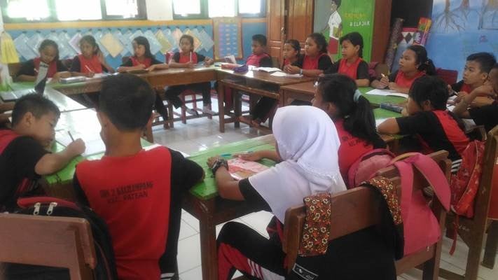 Mengubah Sekolah di Bawah Karet Menjadi Sekolah Menyenangkan