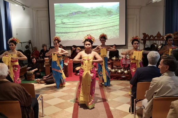 Gamelan & Tari Pendet Meriahkan Festival Kampus di Universitas Wina Austria