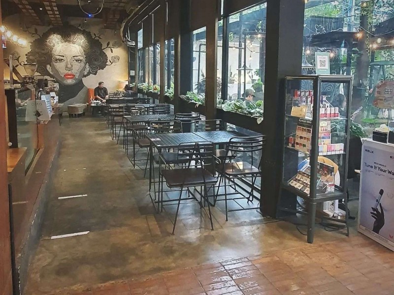 Tempat Nongkrong di Jakarta salah satunya Tuttonero Coffee and Eat 
