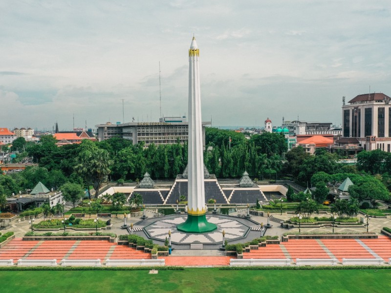 Tempat wisata di Surabaya, salah satunya monumen tugu pahlawan