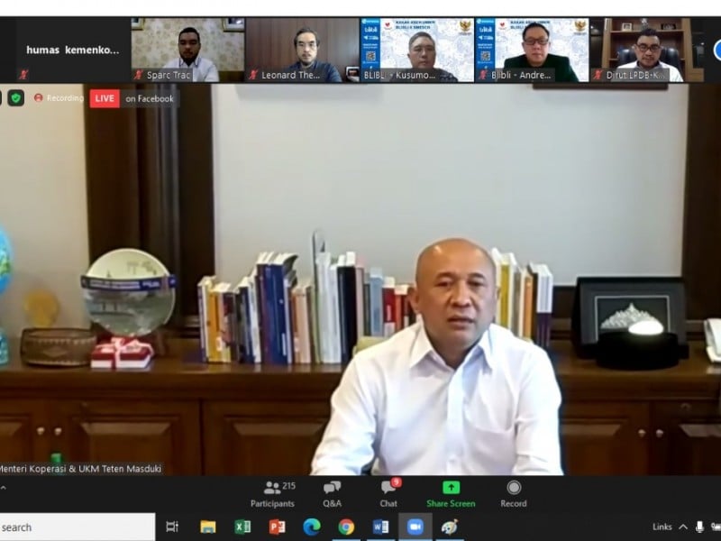 Menkop UKM Teten Masduki saat melakukan konferensi virtual