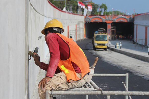 Penyelesaian underpass simpang Ngurah Rai.