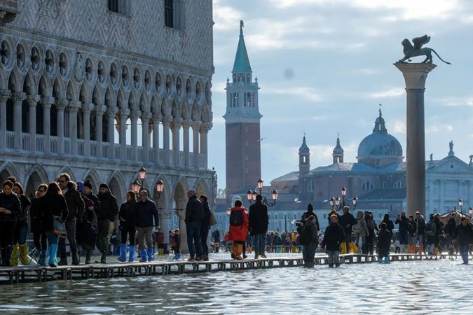 Venesia Alami Banjir Terbesar Sejak 50 Tahun Terakhir, Ini Foto-fotonya