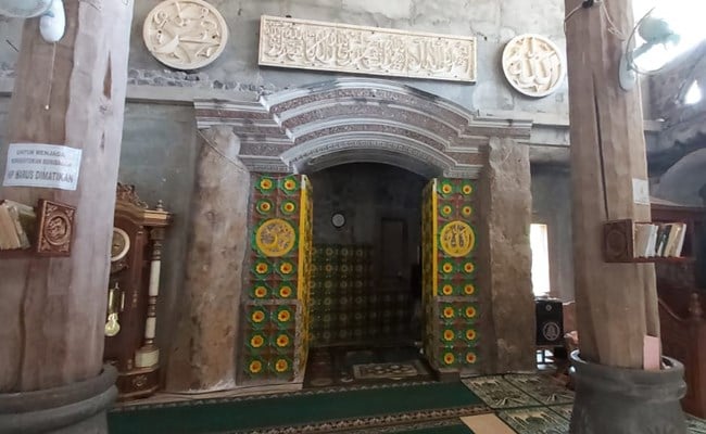 JELAJAH LEBARAN JAWA-BALI 2019: Salat di Masjid Batu Akik Ngawi, Rasakan Spirit Walisongo