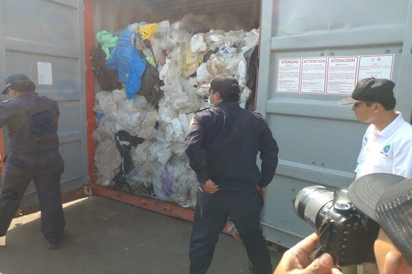 7 Kontainer Sampah B3 di Batam Direekspor ke Prancis dan Hongkong