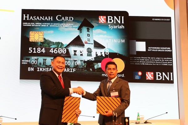 BNI Syariah Launching Kartu Platinum BNI iB Hasanah Card Desain Sawahlunto di 14th The IFSB Summit