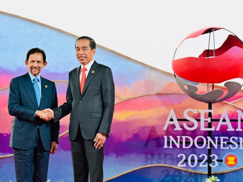 Foto-foto Jokowi Sambut Para Pemimpin Negara di KTT Asean 2023 Labuan Bajo