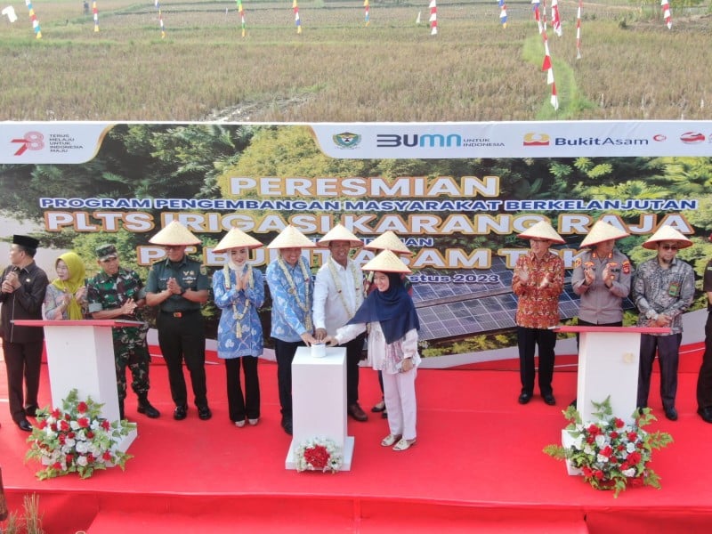 Peresmian PLTS irigasi di Desa Karang Raja, Muara Enim.