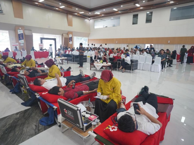 Sambut HUT ke-66, Pertamina Berikan Santunan kepada Anak Yatim dan Adakan Donor Darah