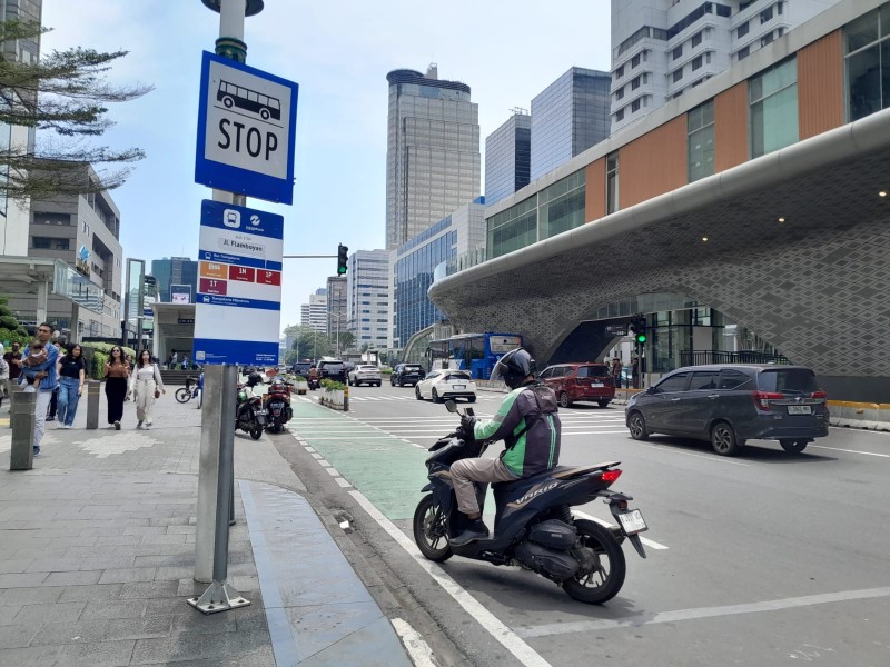 Suasana kawasan Bunderan Hotel HI, Jakarta Pusat terlihat ramai lancar pada H-2 Lebaran atau Senin (8/4/2024). JIBI/Arlina Laras 