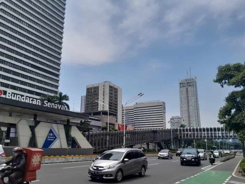 Suasana kawasan Jalan Jenderal Sudirman, Senayan, Jakarta Selatan terlihat lengang pada H-2 Lebaran atau Senin (8/4/2024). JIBI/Arlina Laras 