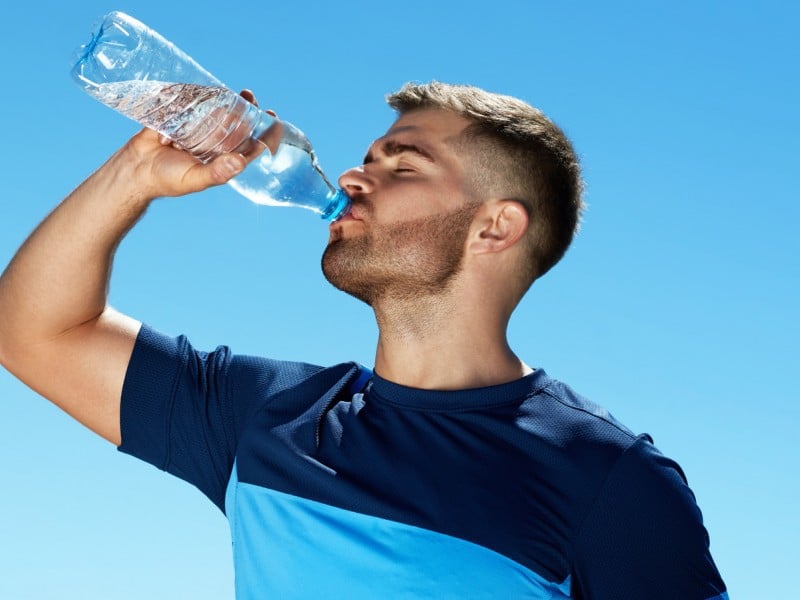 berapa gelas minum air putih sehari