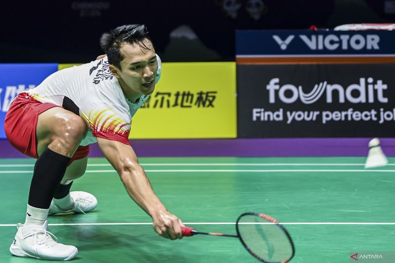 Jonatan Christie menjadi penentu kemenangan tim Thomas Cup Indonesia. ANTARA FOTO/Galih Pradipta/aww. 