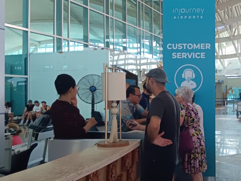 Suasana Terminal Internasional Bandara Ngurah Rai, 41 Maskapai Tunda Penerbangan