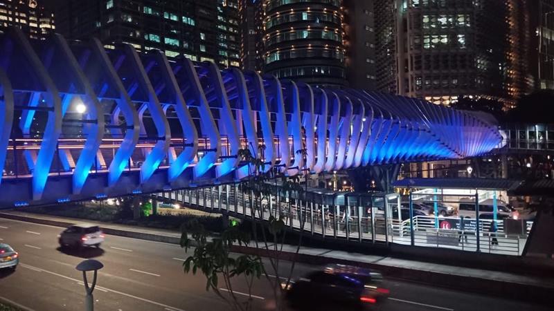  Autism Awareness Month, Monas dan JPO Gelora Bung Karno Berwarna Biru