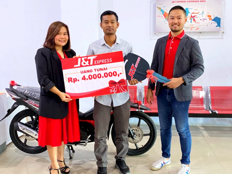 Ragam Inspiratif Kurir J&T Express yang Tak Hanya Mengantar Paket