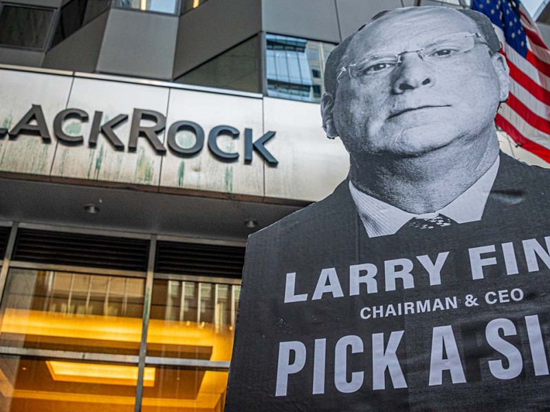 Sosok Larry Fink, Pemilik BlackRock yang Borong Miliaran Saham Emiten Batu Bara Indonesia