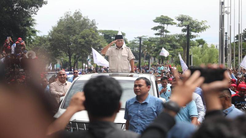 MAY DAY: Setelah Marahi Media Massa, Prabowo Berpantun 3 Kali