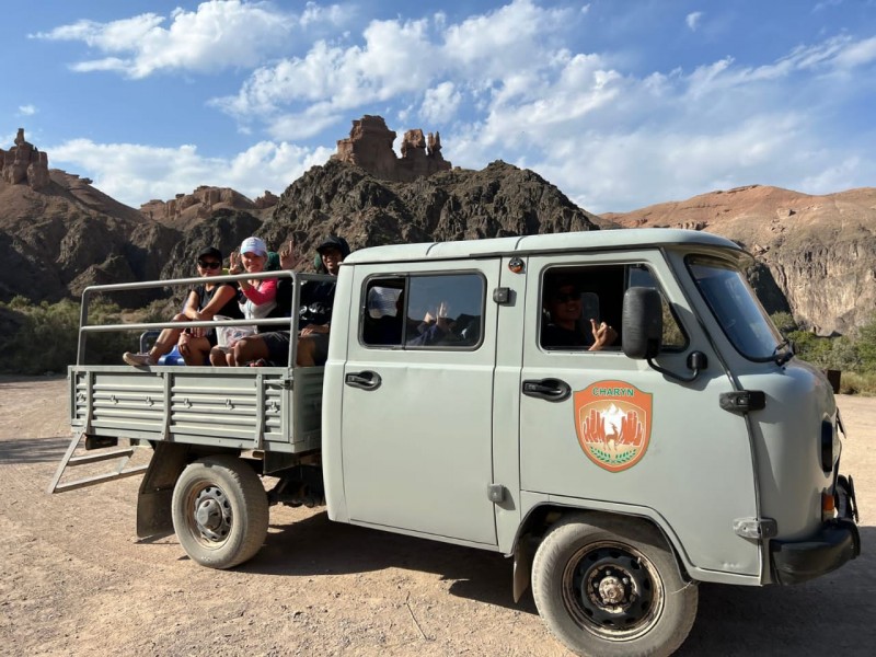 Petualangan di Charyn Canyon, Ngarai Berusia 3 Juta Tahun di Kazakhstan