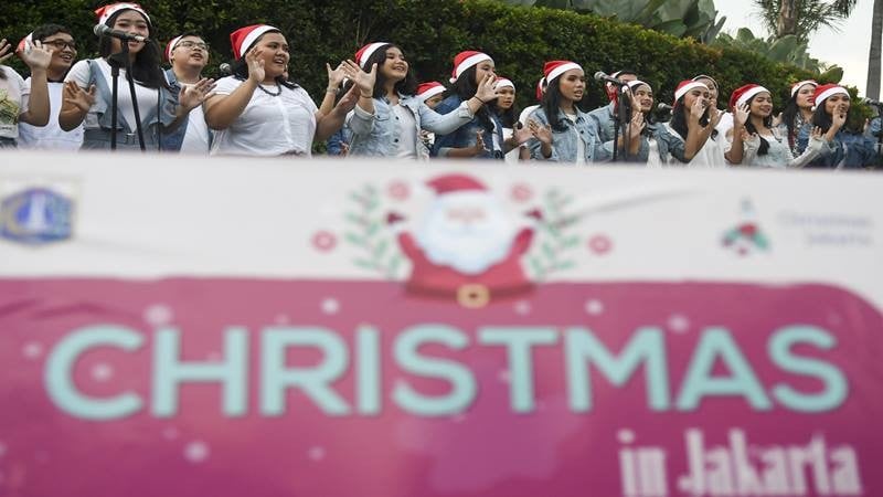 Christmas Carol Pertama dan Pohon Natal Raksasa di Jakarta   