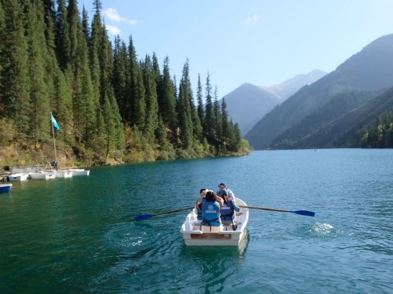 Mengintip Keindahan Danau Kolsay di Tenggara Kazakhstan