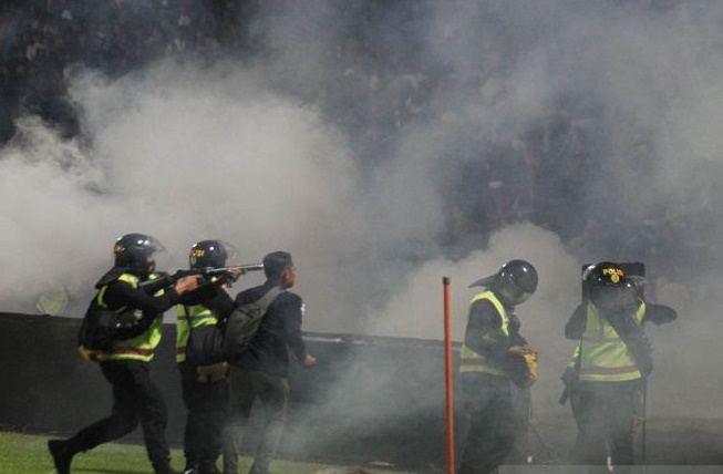 Foto-foto Tragedi Stadion Kanjuruhan, Peristiwa Kelam Dunia Sepak Bola