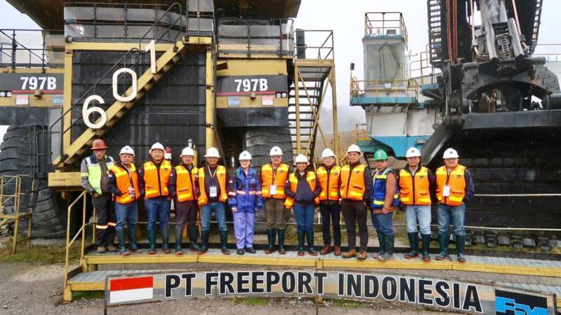 BERITA FOTO : Kunjungan Pertama Rini Soemarno ke Freeport, Melihat Grasberg Mine, Tambang Underground, Hingga 'Panen' Melon  