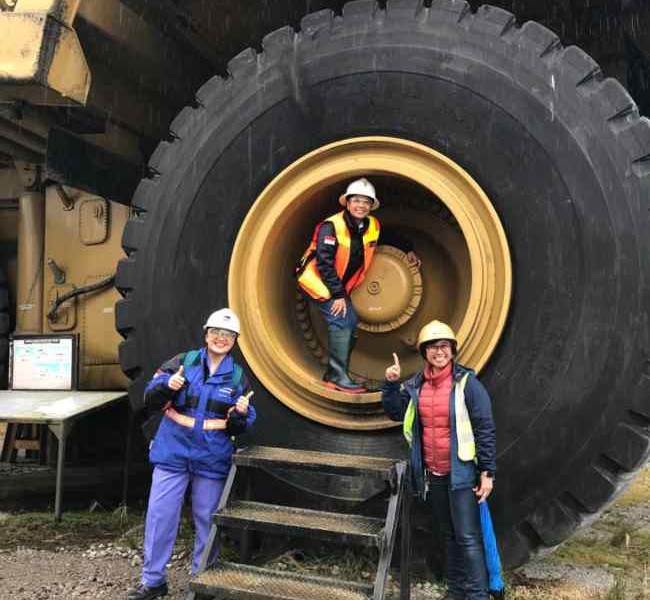 BERITA FOTO : Kunjungan Pertama Rini Soemarno ke Freeport, Melihat Grasberg Mine, Tambang Underground, Hingga 'Panen' Melon  