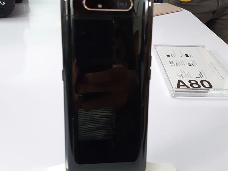 Samsung Galaxy A80 Smartphone Full-Screen dengan Kamera Berputar