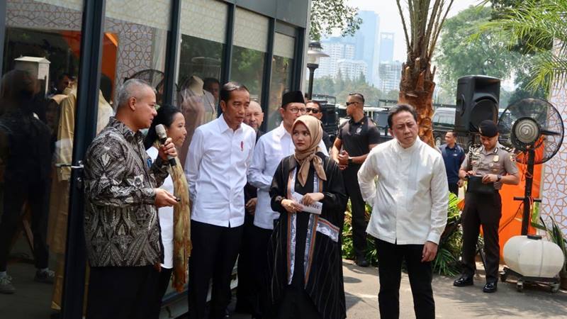 Pulang Umrah, Jokowi Resmikan Proyek Halal Park di GBK