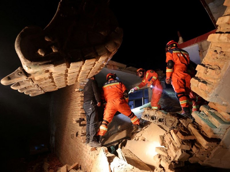 Foto-foto Dahsyatnya Gempa Bumi China yang Menewaskan Ratusan Orang