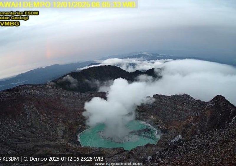 Gunung Ibu, Semeru dan Dempo Meletus Hari Ini