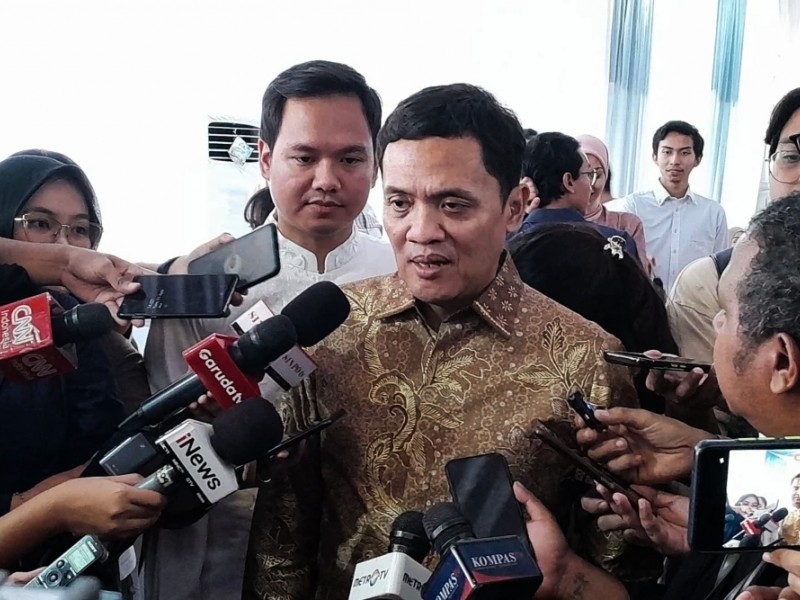 Wakil Ketua Umum Gerindra Habiburokhman memberikan keterangan kepada wartawan pada acara open house Wakil Ketua DPR Sufmi Dasco di wilayah Kuningan, Jakarta Selatan, Kamis (11/4/2024)/Bisnis-Dany Saputra.