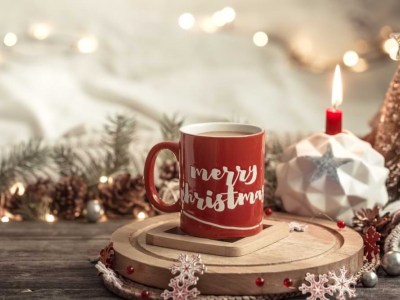 Hampers Natal mug - Freepik