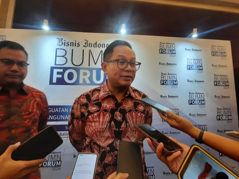 Wamen BUMN Kartika Wirjoatmodjo usai agenda Forum BUMN 2024 yang digelar Bisnis Indonesia, Selasa (30/4/2024). 