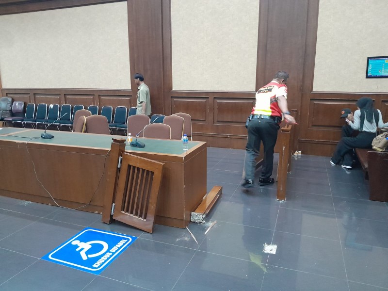 Suasana ruang sidang pascakericuhan setelah SYL meninggalkan lokasi/Bisnis-Dany Saputra