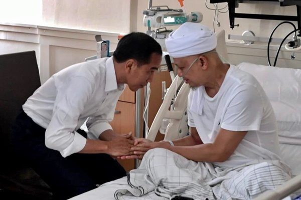 Presiden Jokowi Jenguk Ustaz Arifin Ilham di RSCM