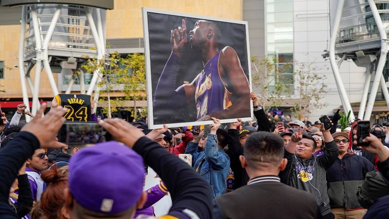 Detik-detik Helikopter yang Ditumpangi Kobe Bryant Jatuh dan Terbakar