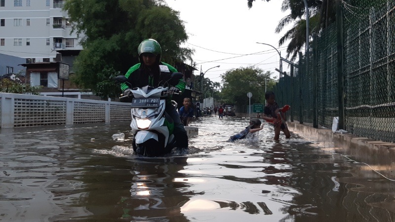 Cerita Korban Banjir yang Terimpit Gedung Bertingkat