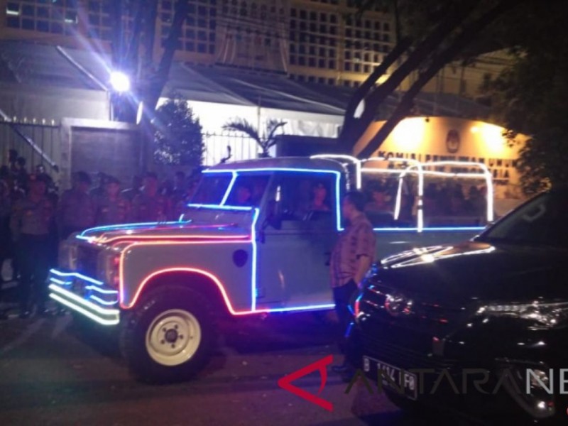 Land Rover yang dikendarai Jokowi-Maruf Amin pada 2018/Antara