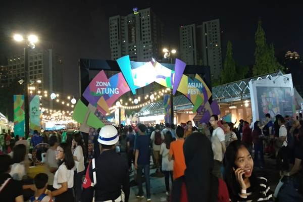 Jelang Penutupan Asian Games 2018, Makin Malam GBK Makin Ramai