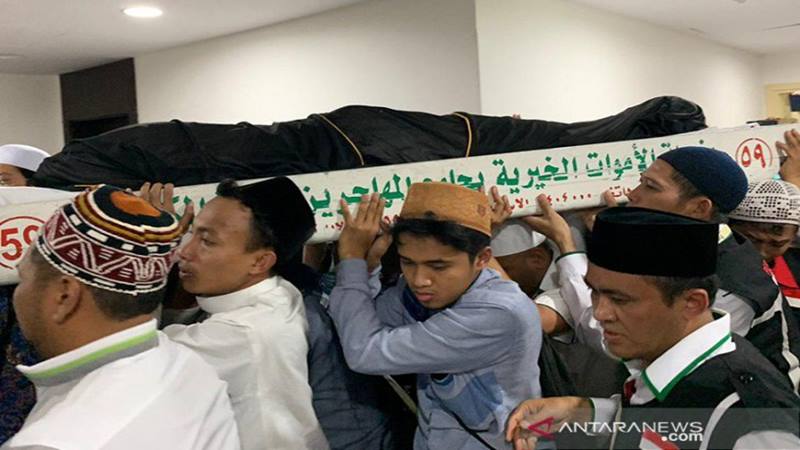 Foto-foto Jenazah Mbah Moen Menuju Pemandian di Mekkah