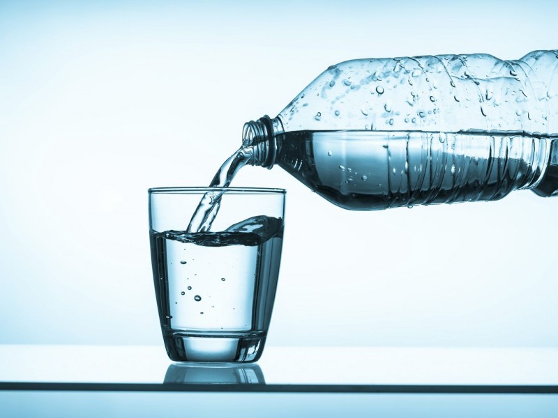 manfaat minum air mineral