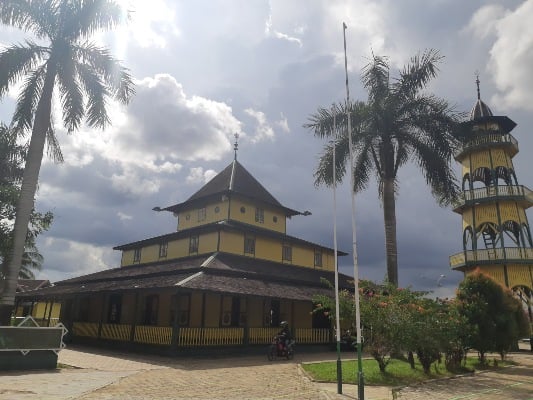 Lebih Dekat dengan Shirathal Mustaqhiem, Mesjid Tertua di Kalimantan 