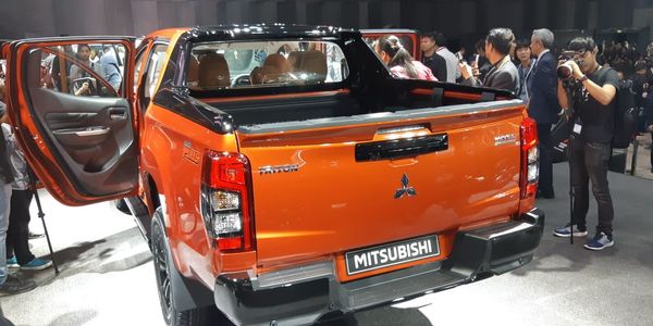 New Mitsubishi Triton Diluncurkan Perdana di Thailand