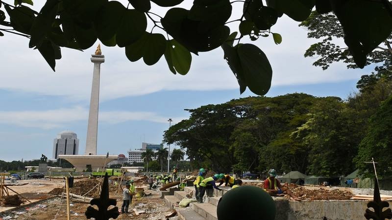 Penampakan Monas Setelah Kontraktor Tebang 190 Pohon 