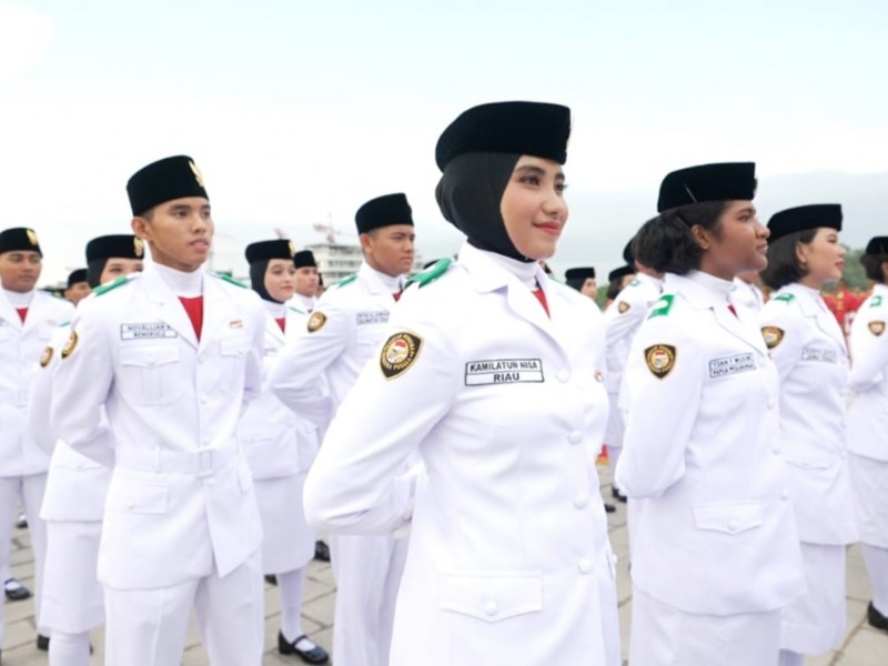 Tim Pasukan Pengibar Bendera Pusaka (Paskibraka) yang bertugas untuk mengibarkan bendera Merah Putih pada Upacara Peringatan Detik-Detik Proklamasi Kemerdekaan Republik Indonesia, Sabtu (17/08/2024). (Foto: BPMI Setpres/Muchlis Jr)  Read more: https://setkab.go.id/tim-nusantara-baru-siap-kibarkan-sang-merah-putih-di-ibu-kota-nusantara/